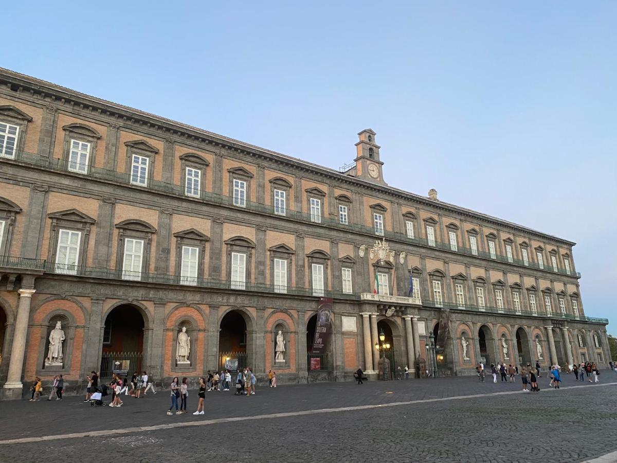 Appartamento Casa Tiare, The Heart Of Piazza Plebiscito Napoli Esterno foto